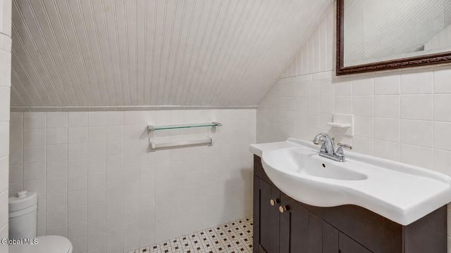 151 S Kingsboro Avenue, Gloversville, NY 12078