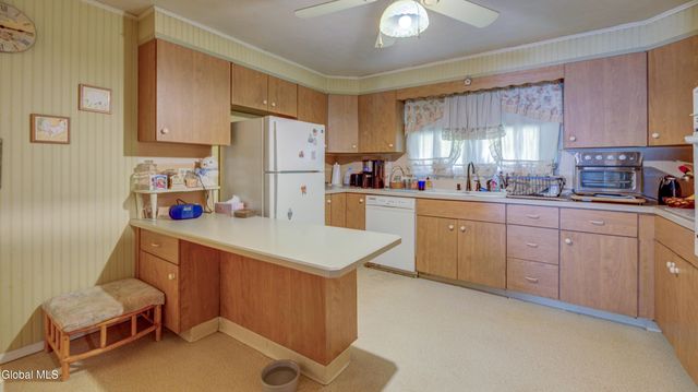 151 S Kingsboro Avenue, Gloversville, NY 12078