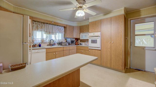 151 S Kingsboro Avenue, Gloversville, NY 12078