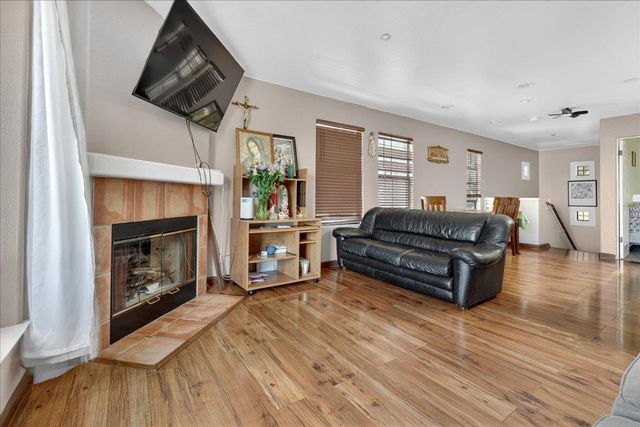 717 Las Casitas Dr., Salinas, CA 93905