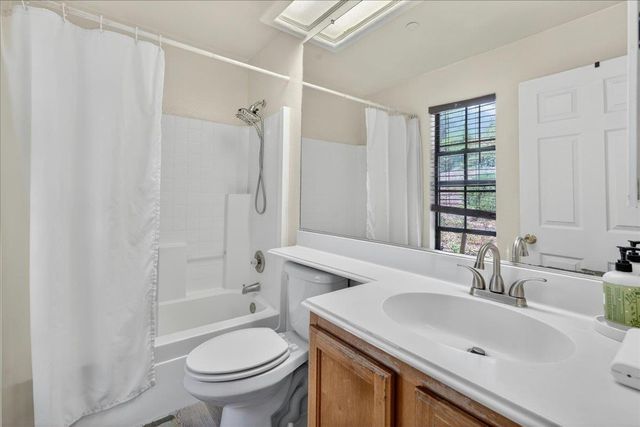 717 Las Casitas Dr., Salinas, CA 93905