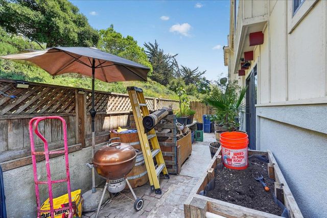 717 Las Casitas Dr., Salinas, CA 93905