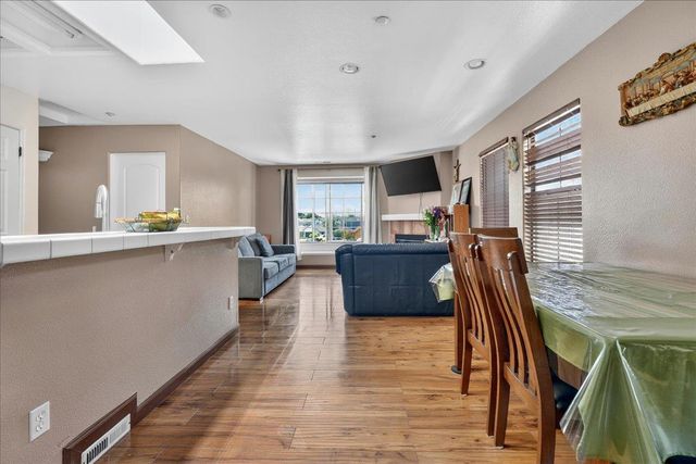 717 Las Casitas Dr., Salinas, CA 93905