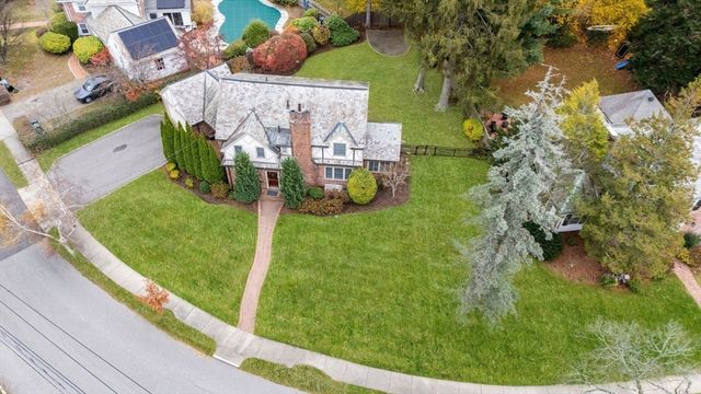 55 Evelyn Rd, Newton, MA 02468