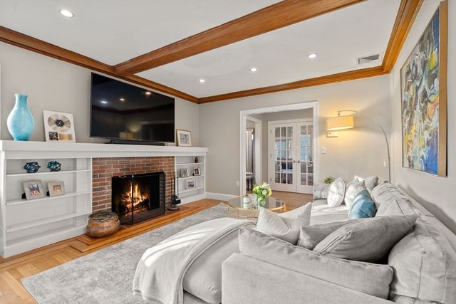 55 Evelyn Rd, Newton, MA 02468