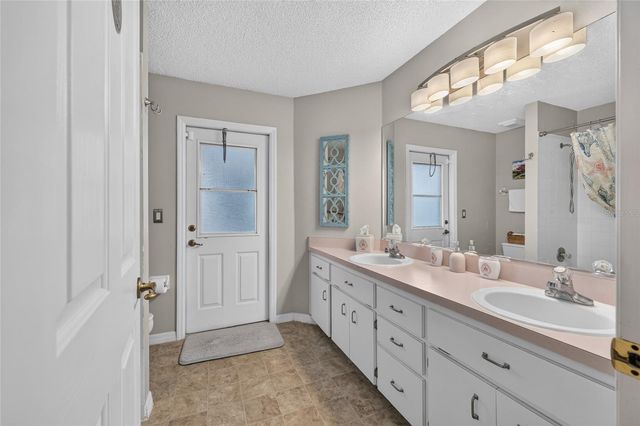 54 HICKORY LOOP, Ocala, FL 34472