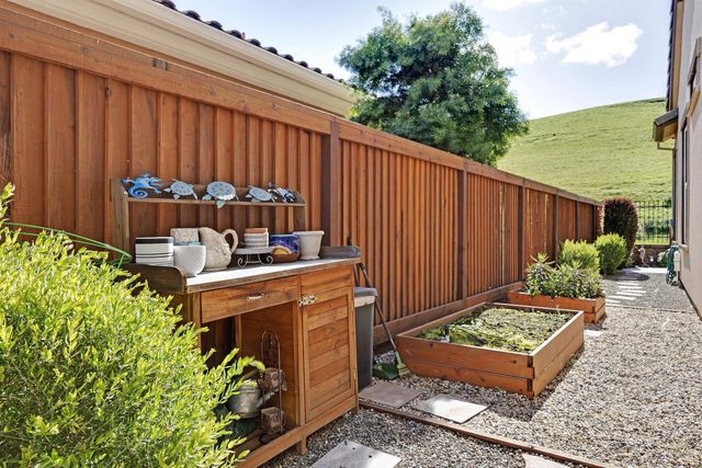 1994 Andalucia Ln, Brentwood, CA 94513