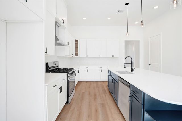 13523 Lakecrest Drive, Cypress, TX 77429