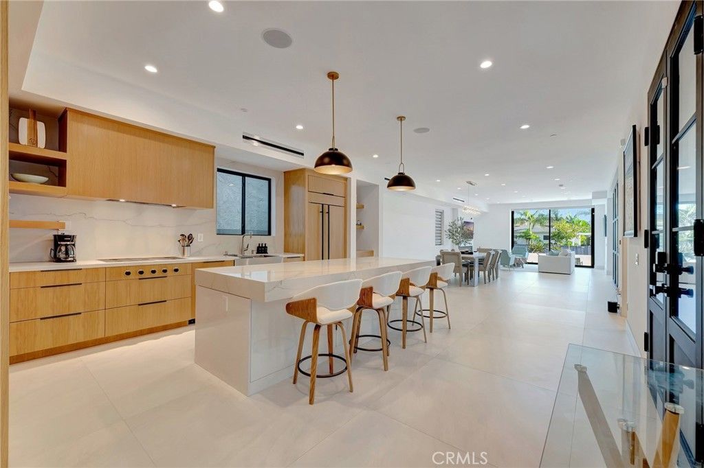 203 Indianapolis Avenue, Huntington Beach, CA 92648 — exterior