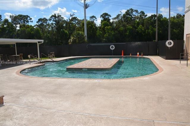 243 Sheffield J 243, West Palm Beach, FL 33417