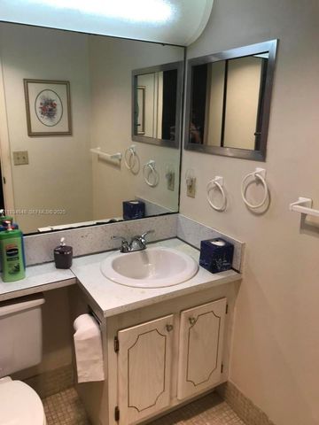 243 Sheffield J 243, West Palm Beach, FL 33417