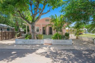 3826 Oak Ave 3826, Coconut Grove, FL 33133