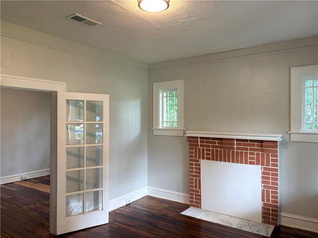 123 Tuscaloosa Street, Mobile, AL 36607