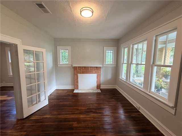 123 Tuscaloosa Street, Mobile, AL 36607