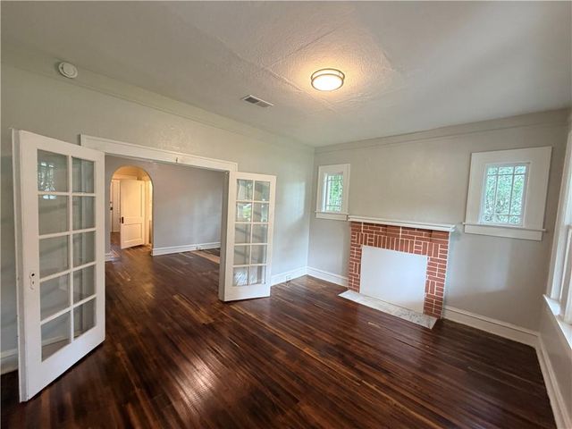 123 Tuscaloosa Street, Mobile, AL 36607