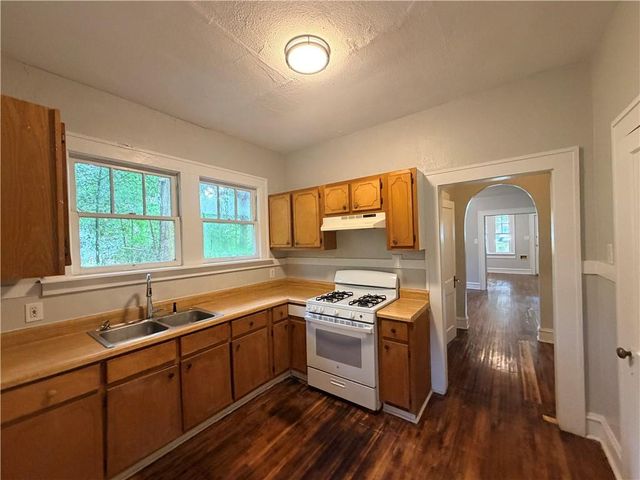 123 Tuscaloosa Street, Mobile, AL 36607