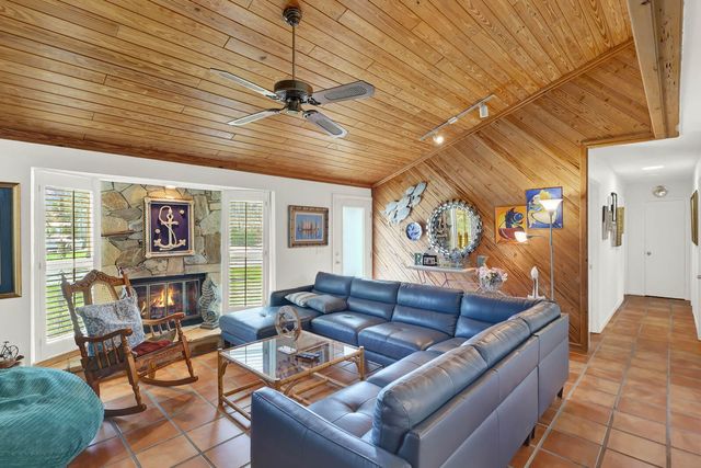 1902 Mimosa Avenue, Fort Pierce, FL 34949