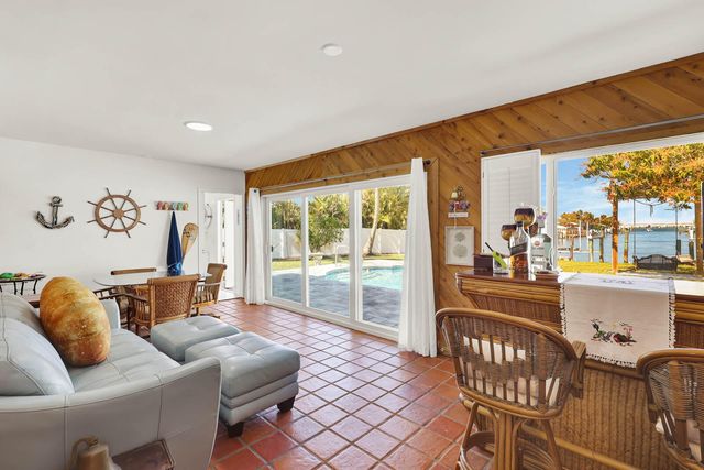 1902 Mimosa Avenue, Fort Pierce, FL 34949