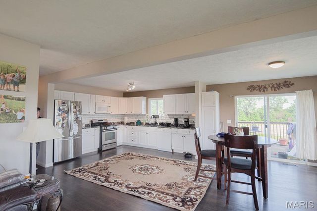 806 S 7th Street, East Carondelet, IL 62240