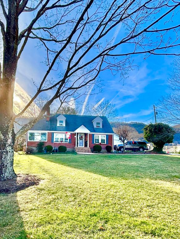779 Catawba RD, Daleville, VA 24083