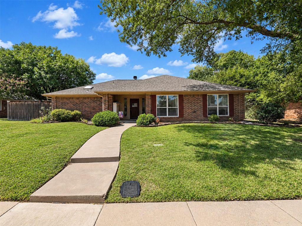 2136 Goldfinch Drive, Lewisville, TX 75077 — photo 4