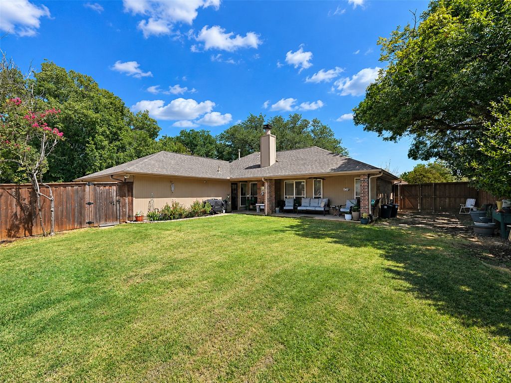 2136 Goldfinch Drive, Lewisville, TX 75077 — photo 5