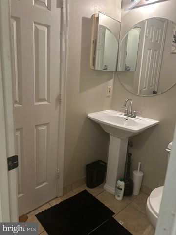 5349 CALL PL SE, Washington, DC 20019