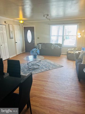 5349 CALL PL SE, Washington, DC 20019