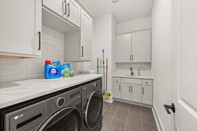 136 Baldovino SKWY, Lakeway, TX 78738