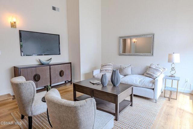 8018 Winnetka Avenue, Winnetka, CA 91306