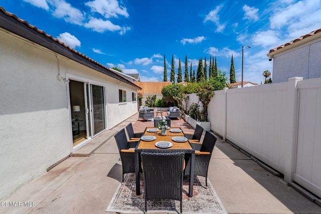 8018 Winnetka Avenue, Winnetka, CA 91306