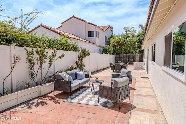 8018 Winnetka Avenue, Winnetka, CA 91306