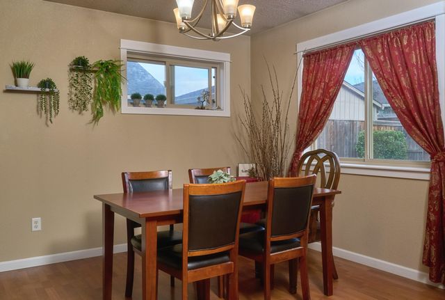 3240 Dearborn Lane, Medford, OR 97504