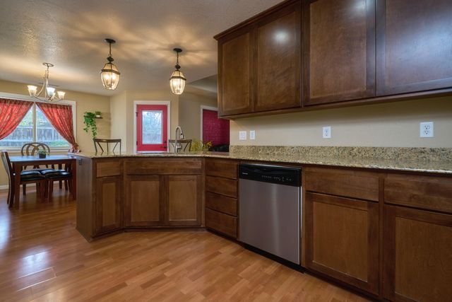 3240 Dearborn Lane, Medford, OR 97504