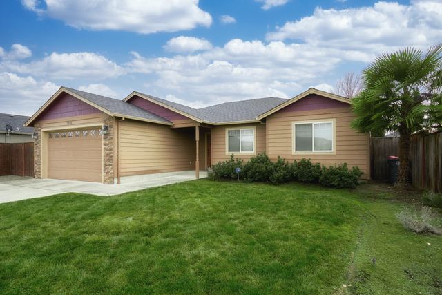 3240 Dearborn Lane, Medford, OR 97504