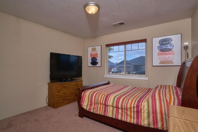 3240 Dearborn Lane, Medford, OR 97504