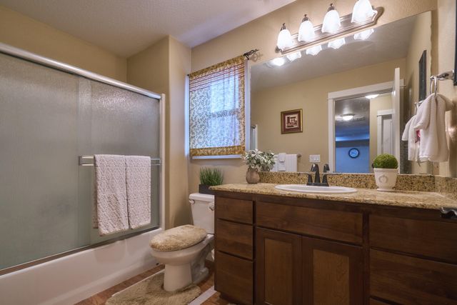 3240 Dearborn Lane, Medford, OR 97504