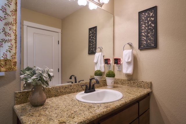 3240 Dearborn Lane, Medford, OR 97504