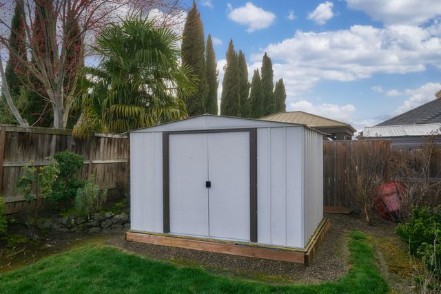 3240 Dearborn Lane, Medford, OR 97504