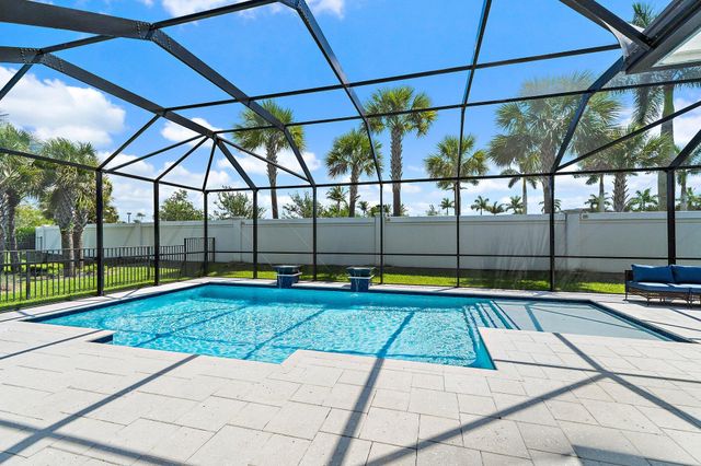 12172 Waterstone Circle, Palm Beach Gardens, FL 33412