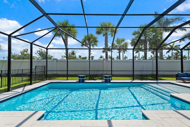 12172 Waterstone Circle, Palm Beach Gardens, FL 33412