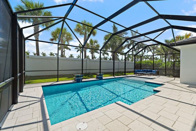 12172 Waterstone Circle, Palm Beach Gardens, FL 33412