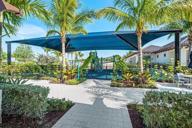 12172 Waterstone Circle, Palm Beach Gardens, FL 33412