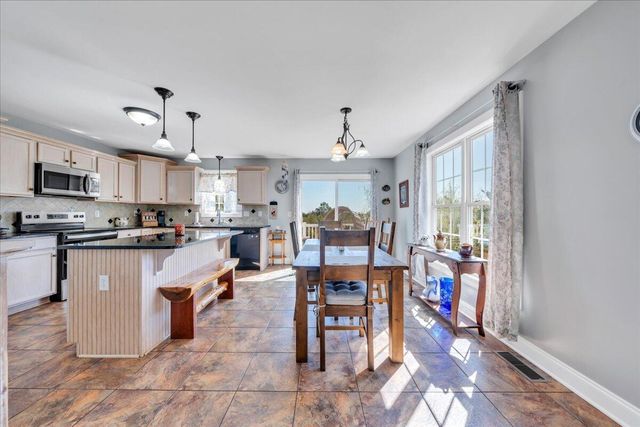 1049 Haymore DR, Moneta, VA 24121