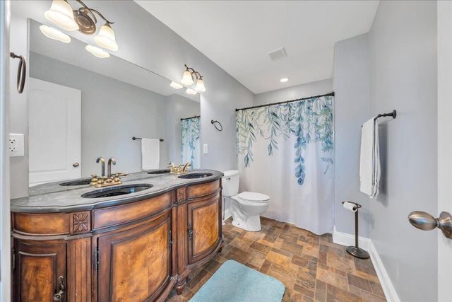 1049 Haymore DR, Moneta, VA 24121