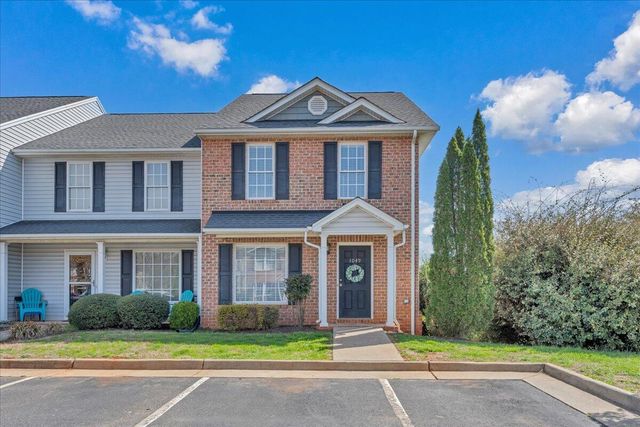 1049 Haymore DR, Moneta, VA 24121