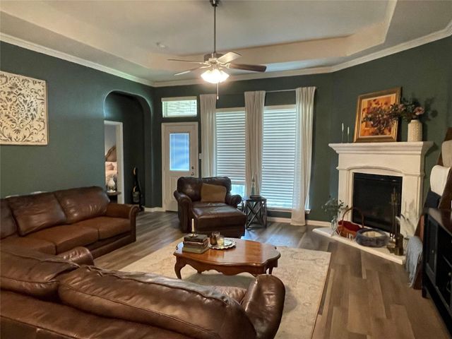 208 Mineral Point Drive, Aledo, TX 76008