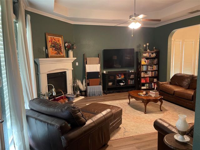 208 Mineral Point Drive, Aledo, TX 76008