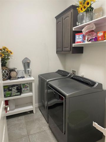 208 Mineral Point Drive, Aledo, TX 76008