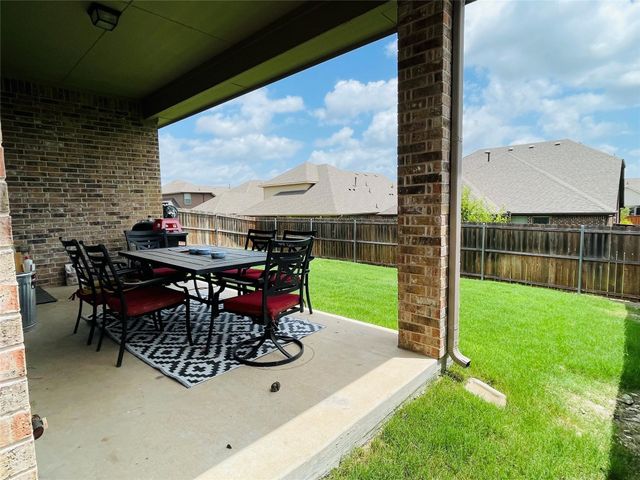 208 Mineral Point Drive, Aledo, TX 76008